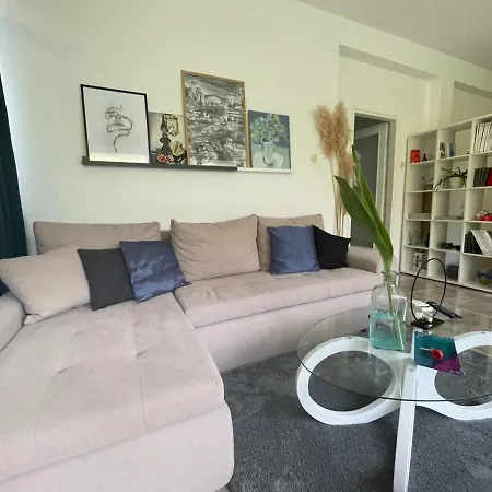 Apartment Tamara With Garden And River View - Free Private Parking - Garage *