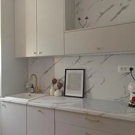 Tamara With Garden And River View - Free Private Parking - Garage
