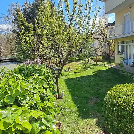 Tamara With Garden And River View - Free Private Parking - Garage Apartamento *
